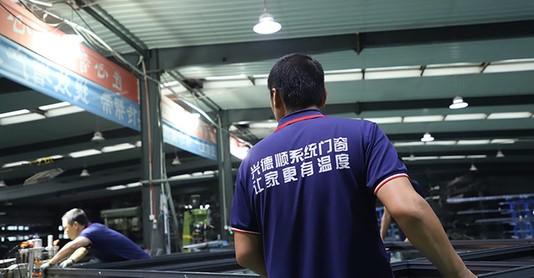 沈陽(yáng)斷橋鋁門窗的環(huán)保優(yōu)勢(shì)：選用可持續(xù)材料與節(jié)能設(shè)計(jì)，助力綠色建筑與低碳生活